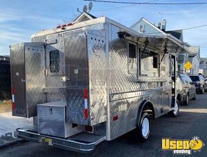 1979 P30 Kitchen Food Truck All-purpose Food Truck Generator Florida Gas Engine for Sale