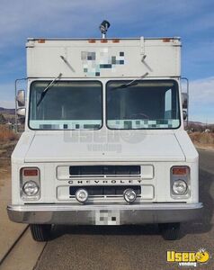 1985 P30 Kitchen Food Truck All-purpose Food Truck Concession Window Colorado Gas Engine for Sale