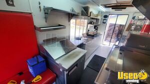 1985 P30 Kitchen Food Truck All-purpose Food Truck Exterior Customer Counter Colorado Gas Engine for Sale
