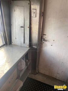 1987 Step Van Kitchen Food Truck All-purpose Food Truck Electrical Outlets Indiana Gas Engine for Sale