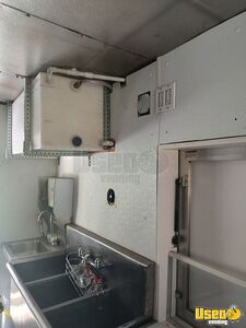 1989 P30 Kitchen Food Truck All-purpose Food Truck 31 New York Gas Engine for Sale