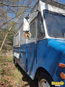 1989 P30 Kitchen Food Truck All-purpose Food Truck Exterior Customer Counter New York Gas Engine for Sale