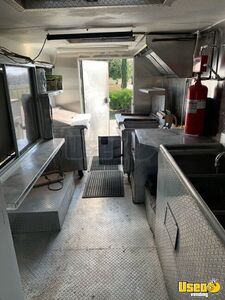 1990 P30 Stepvan Kitchen Food Truck All-purpose Food Truck Generator Texas Gas Engine for Sale