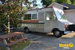 1992 Chevy P30 Lunch Serving Food Truck Florida Diesel Engine for Sale