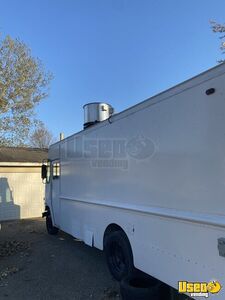 1992 P30 Step Van Kitchen Food Truck All-purpose Food Truck Propane Tank Michigan Diesel Engine for Sale