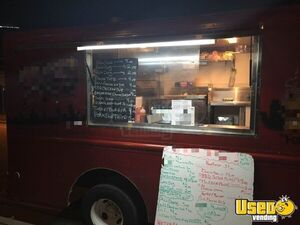 1993 P30 Mobile Food Kitchen All-purpose Food Truck Stovetop North Carolina Gas Engine for Sale