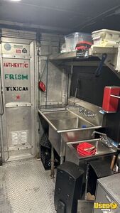 1995 P30 Kitchen Food Truck Taco Food Truck Pro Fire Suppression System South Carolina Diesel Engine for Sale