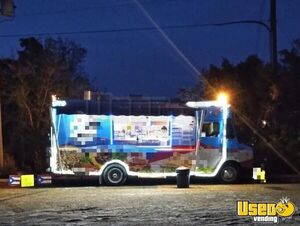 1997 P30 Step Van Food Truck All-purpose Food Truck Stainless Steel Wall Covers Florida Diesel Engine for Sale