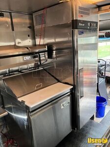 1998 P30 All-purpose Food Truck Deep Freezer Michigan Gas Engine for Sale