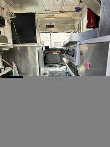 1999 Chassis All-purpose Food Truck 40 Connecticut Gas Engine for Sale