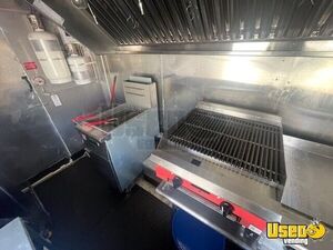 1999 P30 All-purpose Food Truck Pro Fire Suppression System Kansas Diesel Engine for Sale