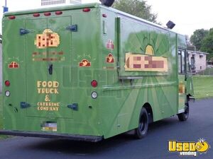 1999 P30 Barbecue Kitchen Food Truck Barbecue Food Truck Air Conditioning Pennsylvania Gas Engine for Sale
