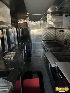 2000 P32 All-purpose Food Truck Stainless Steel Wall Covers Texas Diesel Engine for Sale