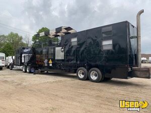 2000 Semi Bbq Rig Barbecue Food Trailer Air Conditioning Tennessee Diesel Engine for Sale