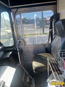 2000 Workhorse Food Truck All-purpose Food Truck Pro Fire Suppression System Florida Diesel Engine for Sale