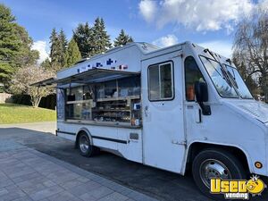 2001 Cater Truck All-purpose Food Truck Cabinets Washington for Sale