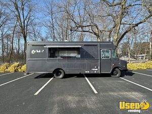 2001 P42 All-purpose Food Truck Concession Window Ohio Diesel Engine for Sale