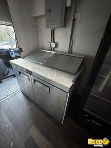 2001 P42 All-purpose Food Truck Upright Freezer Ohio Gas Engine for Sale