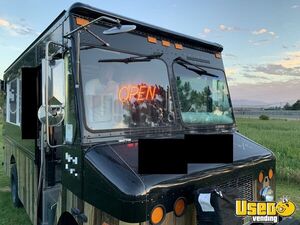 2001 P42 Workhorse Step Van Kitchen Food Truck All-purpose Food Truck Concession Window Utah Diesel Engine for Sale