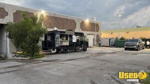 2001 Utilimaster Kitchen Food Truck All-purpose Food Truck Air Conditioning Florida for Sale