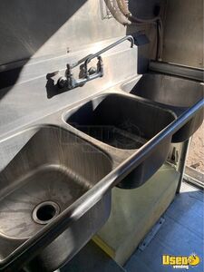 2001 Workhorse All-purpose Food Truck Exhaust Hood Minnesota Gas Engine for Sale