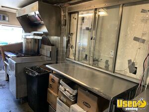 2002 Mt-45 Step Van Kitchen Food Truck All-purpose Food Truck Upright Freezer Tennessee Diesel Engine for Sale
