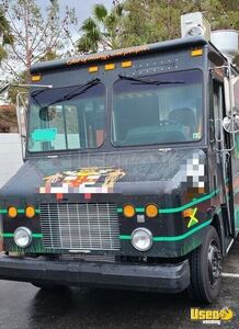 2002 Mt45 Kitchen Food Truck All-purpose Food Truck Floor Drains Nevada Diesel Engine for Sale