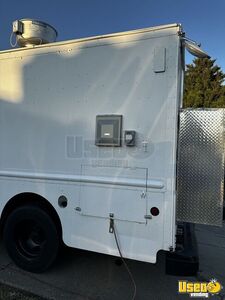 2002 P42 All-purpose Food Truck Reach-in Upright Cooler Washington Diesel Engine for Sale