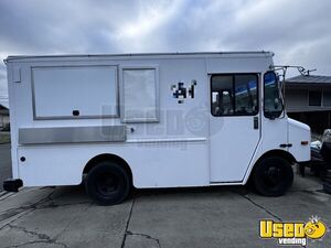 2002 P42 All-purpose Food Truck Stainless Steel Wall Covers Washington Diesel Engine for Sale