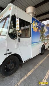 2003 P42 Workhorse Kitchen Food Truck All-purpose Food Truck Concession Window Michigan Diesel Engine for Sale