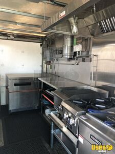 2003 P42 Workhorse Kitchen Food Truck All-purpose Food Truck Stainless Steel Wall Covers Michigan Diesel Engine for Sale