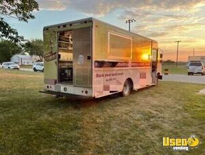 2004 Freightliner Food Truck All-purpose Food Truck Stainless Steel Wall Covers Iowa Diesel Engine for Sale