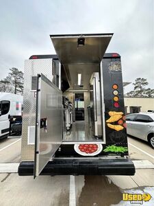 2004 Kitchen Food Truck All-purpose Food Truck Diamond Plated Aluminum Flooring Texas Diesel Engine for Sale