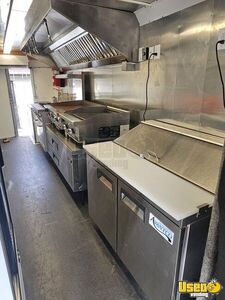 2004 Mt45 All-purpose Food Truck Stainless Steel Wall Covers Florida Diesel Engine for Sale