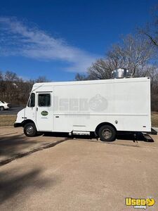 2004 P42 All-purpose Food Truck Concession Window Missouri Gas Engine for Sale