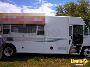 2005 20' Diesel Step Van Kitchen Food Truck All-purpose Food Truck Soft Serve Machine Missouri Diesel Engine for Sale
