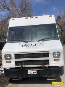 2005 Chassis M Line All-purpose Food Truck Insulated Walls Montana Diesel Engine for Sale