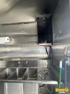2005 Chassis M Line All-purpose Food Truck Refrigerator Montana Diesel Engine for Sale