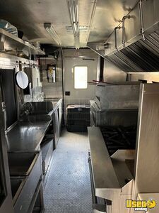 2005 Mt 45 Chassis All-purpose Food Truck Cabinets California Diesel Engine for Sale