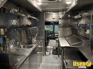 2005 Mt45 All-purpose Food Truck Interior Lighting New Hampshire Diesel Engine for Sale