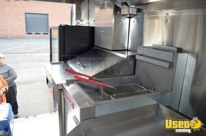 2005 Workhorse P30 Step Van Kitchen Food Truck All-purpose Food Truck Exhaust Fan Virginia Gas Engine for Sale
