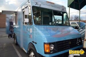 2005 Workhorse P30 Step Van Kitchen Food Truck All-purpose Food Truck Stainless Steel Wall Covers Virginia Gas Engine for Sale