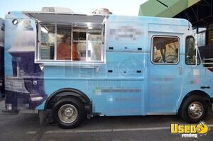 2005 Workhorse P30 Step Van Kitchen Food Truck All-purpose Food Truck Virginia Gas Engine for Sale