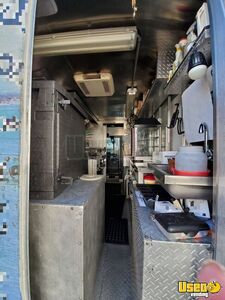 2005 Workhorse P30 Step Van Kitchen Food Truck All-purpose Food Truck Water Tank Virginia Gas Engine for Sale