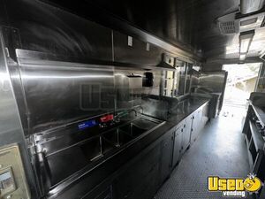 2006 Mt45 Kitchen Food Truck All-purpose Food Truck Reach-in Upright Cooler Arizona Gas Engine for Sale
