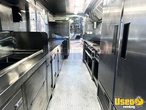 2006 Mt45 Kitchen Food Truck All-purpose Food Truck Transmission - Automatic Arizona Gas Engine for Sale