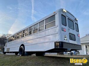 2007 Ce300 Empty Bus For Mobile Business School Bus Interior Lighting Iowa Diesel Engine for Sale