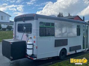 2007 E450 Kitchen Food Truck All-purpose Food Truck Stainless Steel Wall Covers British Columbia Diesel Engine for Sale