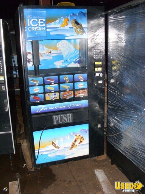 2007 Fastcorp 631 Other Snack Vending Machine Wisconsin for Sale