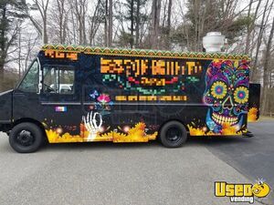 2007 W-42 Taco Food Truck Massachusetts Gas Engine for Sale